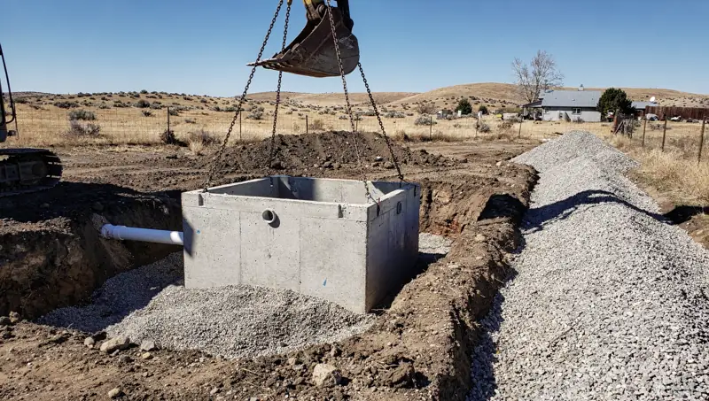 Septic tank set and drain field